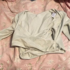 Cute long green crop sleeve top